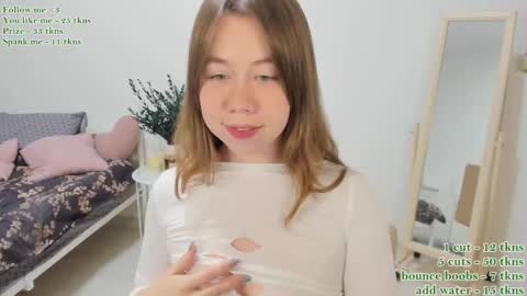 Snapshot of watermelon_sugar_ chatting on March 4, 12:44 pm Tess Pls support me with Can we reach 155 my favorite number online show from March 4, 12:44 pm