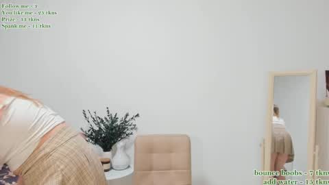 Snapshot of watermelon_sugar_ chatting on March 4, 3:48 pm Tess Pls support me with Can we reach 155 my favorite number online show from March 4, 3:48 pm