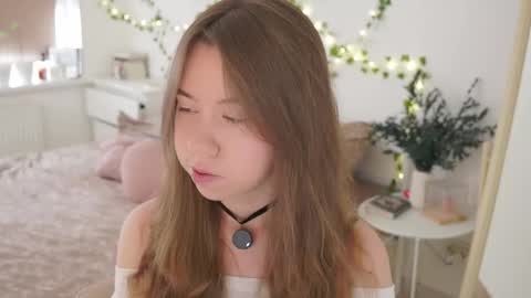 Snapshot of watermelon_sugar_ chatting on November 14, 10:47 am Tess Pls support me with Can we reach 155 my favorite number online show from November 14, 10:47 am