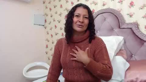 Snapshot of watson_crystal00 chatting on February 27, 1:11 pm Milf Latina online show from February 27, 1:11 pm