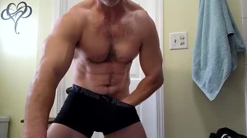 waynekent80 online show from February 9, 7:18 pm