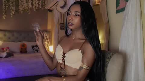 Wayuu Goddess  3 online show from October 8, 9:12 pm