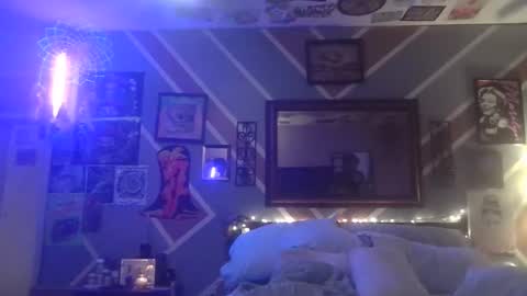 we_r_freaks online show from February 27, 8:36 am