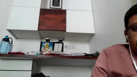 Snapshot of wearcondom chatting on December 19, 9:27 am sexyguy online show from December 19, 9:27 am