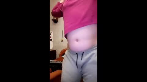 Snapshot of webgirl2 chatting on December 9, 11:24 pm Marina online show from December 9, 11:24 pm