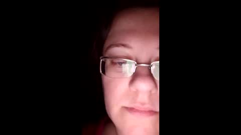 Snapshot of webgirl2 chatting on December 10, 4:27 pm Marina online show from December 10, 4:27 pm