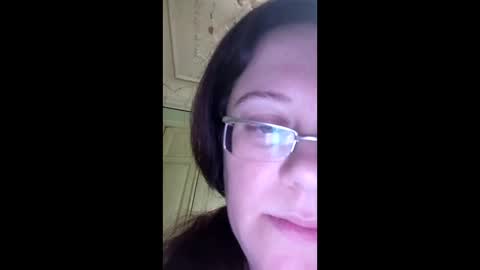 Snapshot of webgirl2 chatting on December 12, 7:15 pm Marina online show from December 12, 7:15 pm