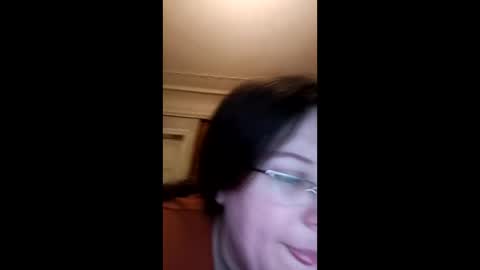 Snapshot of webgirl2 chatting on March 10, 11:06 pm Marina online show from March 10, 11:06 pm