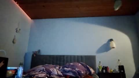 Snapshot of weedbear91 chatting on November 7, 9:09 am weedbear91 online show from November 7, 9:09 am