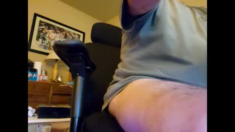 Snapshot of welderod chatting on October 1, 4:57 pm welderod online show from October 1, 4:57 pm