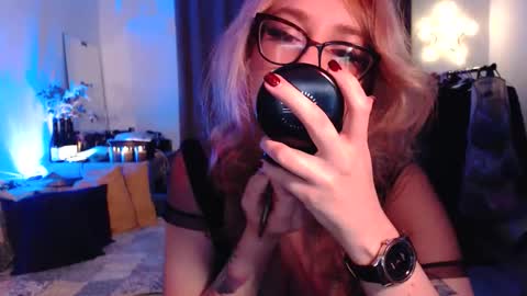 Liza online show from December 2, 9:32 pm