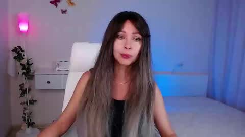 Wendi Foster online show from September 23, 6:33 pm