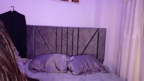 Snapshot of wendy_mills_ chatting on February 5, 4:17 am Wendy online show from February 5, 4:17 am