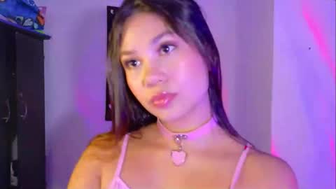 Snapshot of wendy_mills_ chatting on February 17, 5:15 am Wendy online show from February 17, 5:15 am