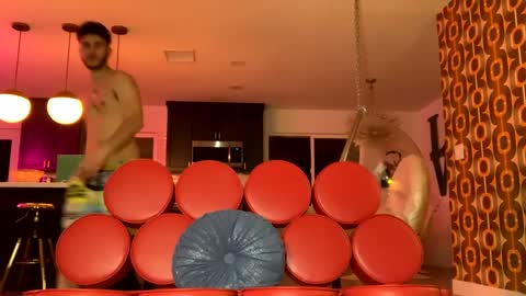 Snapshot of wentbrokeonstrippers chatting on December 19, 4:13 am Topjitt online show from December 19, 4:13 am