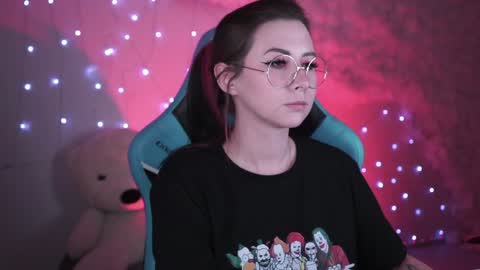 Snapshot of wesleegray chatting on December 21, 9:01 am little girl who is always rightLisa online show from December 21, 9:01 am