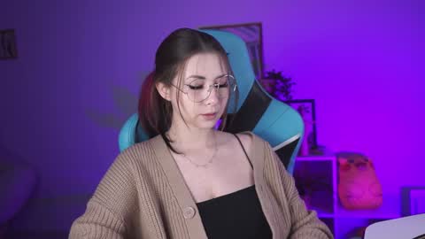 Snapshot of wesleegray chatting on December 24, 5:16 am little girl who is always rightLisa online show from December 24, 5:16 am