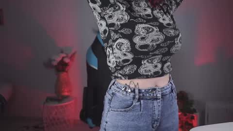 Snapshot of wesleegray chatting on December 28, 5:33 am little girl who is always rightLisa online show from December 28, 5:33 am