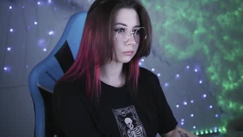 Snapshot of wesleegray chatting on January 22, 2:26 am little girl who is always rightLisa online show from January 22, 2:26 am