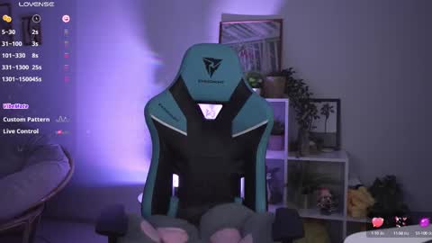 Snapshot of wesleegray chatting on February 11, 8:37 am little girl who is always rightLisa online show from February 11, 8:37 am