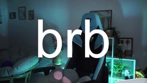 Snapshot of wesleegray chatting on February 20, 5:01 am little girl who is always rightLisa online show from February 20, 5:01 am