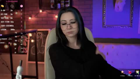 Snapshot of wesleegray chatting on November 26, 2:12 am little girl who is always rightLisa online show from November 26, 2:12 am