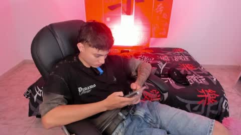 Wesley Boy online show from April 20, 7:48 pm