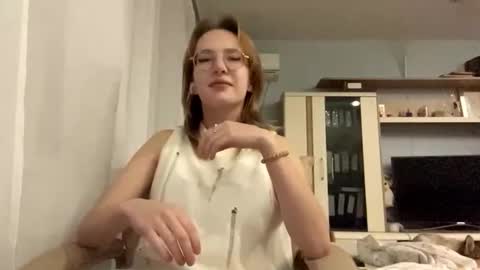 Polly online show from November 6, 3:46 pm