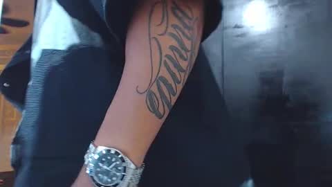 Snapshot of wesleyrogger chatting on October 16, 6:53 pm Wesley Rogger online show from October 16, 6:53 pm