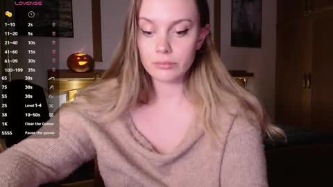 Snapshot of wet_lana chatting on October 16, 6:42 pm Lana online show from October 16, 6:42 pm