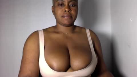 Snapshot of wet_pussyy24 chatting on December 10, 11:51 pm lily online show from December 10, 11:51 pm