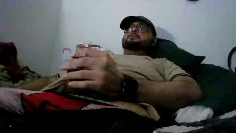 Snapshot of wetdreamzwithyou chatting on October 10, 2:21 am wetdreamzwithyou online show from October 10, 2:21 am