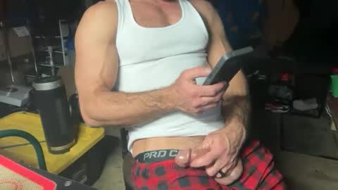 Snapshot of whackingmywilly chatting on December 16, 1:21 am whackingmywilly online show from December 16, 1:21 am