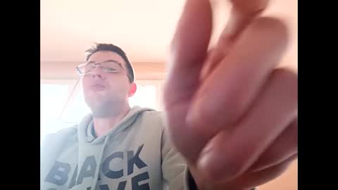 Snapshot of whatwouldyouliketosee chatting on January 24, 10:11 am stoffy online show from January 24, 10:11 am