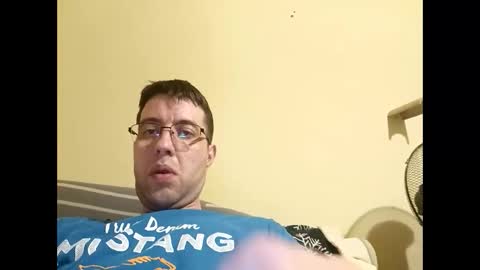 Snapshot of whatwouldyouliketosee chatting on January 25, 1:21 am stoffy online show from January 25, 1:21 am