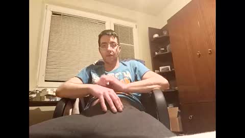 Snapshot of whatwouldyouliketosee chatting on February 1, 3:08 am stoffy online show from February 1, 3:08 am