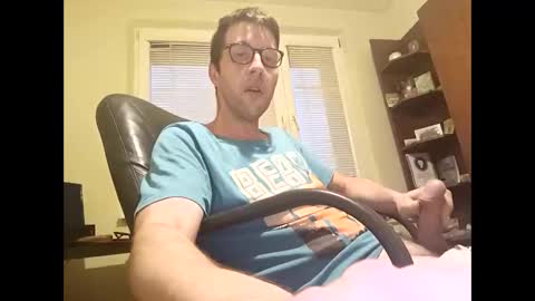 Snapshot of whatwouldyouliketosee chatting on September 23, 4:15 am stoffy online show from September 23, 4:15 am