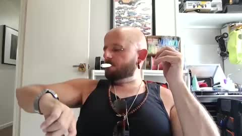 Snapshot of wheelzie chatting on November 24, 4:34 am wheelzie online show from November 24, 4:34 am