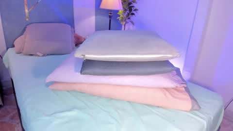 Sara  online show from January 7, 7:05 pm