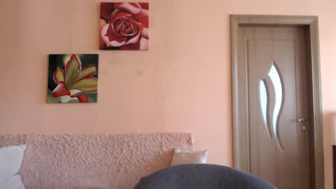 Tom online show from April 22, 2:07 pm