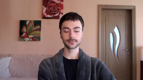 Tom online show from April 25, 1:36 pm