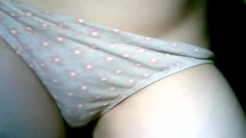 Snapshot of whiteapsara chatting on February 19, 9:58 pm Love online show from February 19, 9:58 pm