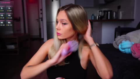 Snapshot of whitebanny chatting on February 4, 10:21 am Kate online show from February 4, 10:21 am