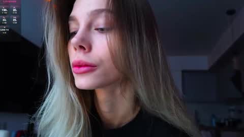 Snapshot of whitebanny chatting on November 13, 8:24 am Kate online show from November 13, 8:24 am