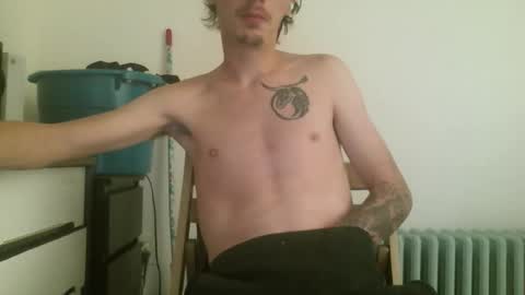 Snapshot of whiteboyslim21 chatting on December 1, 7:57 am whiteboyslim21 online show from December 1, 7:57 am