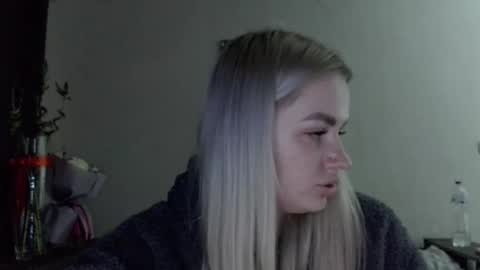 whitehex666 online show from December 18, 5:52 pm