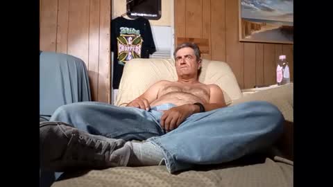 Snapshot of whitelion67 chatting on November 13, 6:18 pm whitelion67 online show from November 13, 6:18 pm