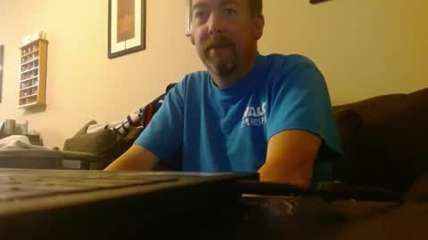 Snapshot of whitemi72975 chatting on December 15, 12:26 am Whitey online show from December 15, 12:26 am