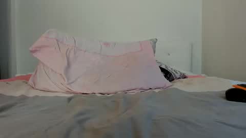 Snapshot of whitepumaari chatting on March 1, 7:08 am Ari online show from March 1, 7:08 am