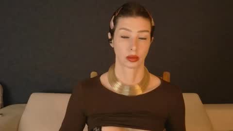 White Queen online show from October 4, 10:57 am